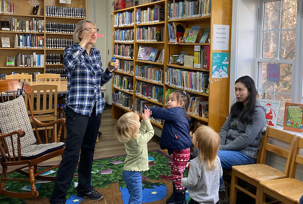 Paula Boyce reading a story